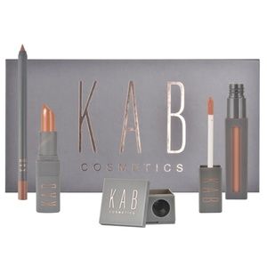 Kab Cosmetics SENDING NUDES LIP KIT